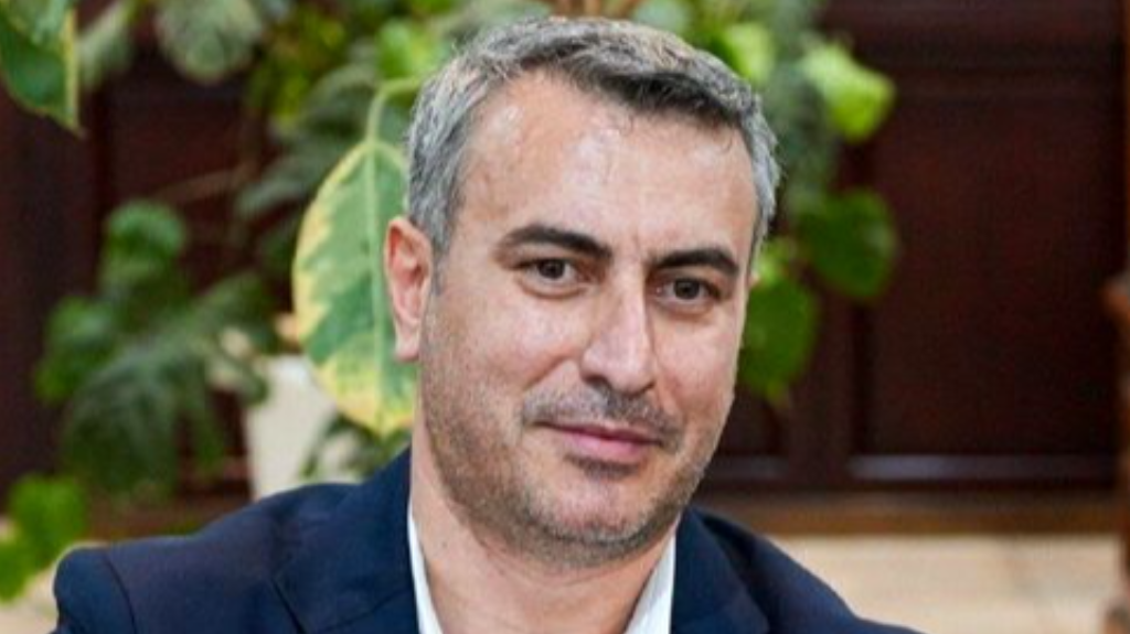 رامین کاشف آذر